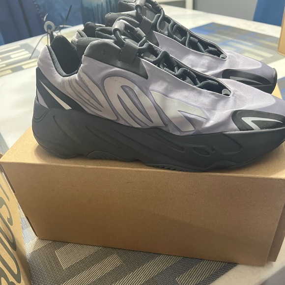 Yeezy 700 size 7 1/2 in boys lavender black and silver